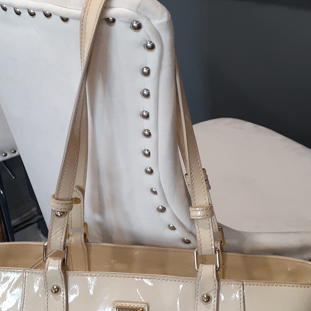 Dooney and bourke  Patten leather shoulder bag - Picture 11 of 17
